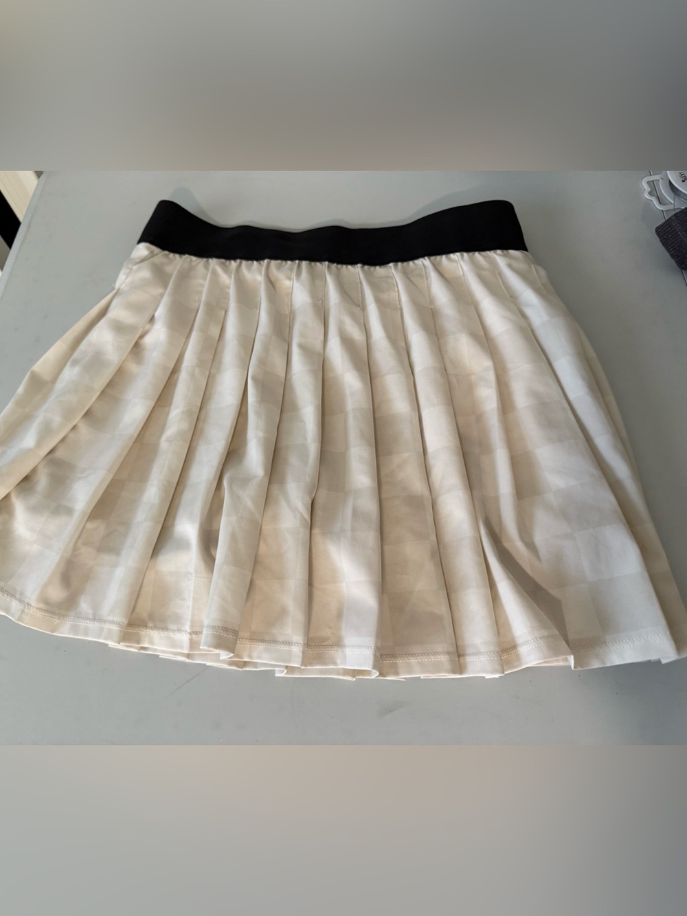 JoyLab Cream Pleated Mini Skort with Black Waistband